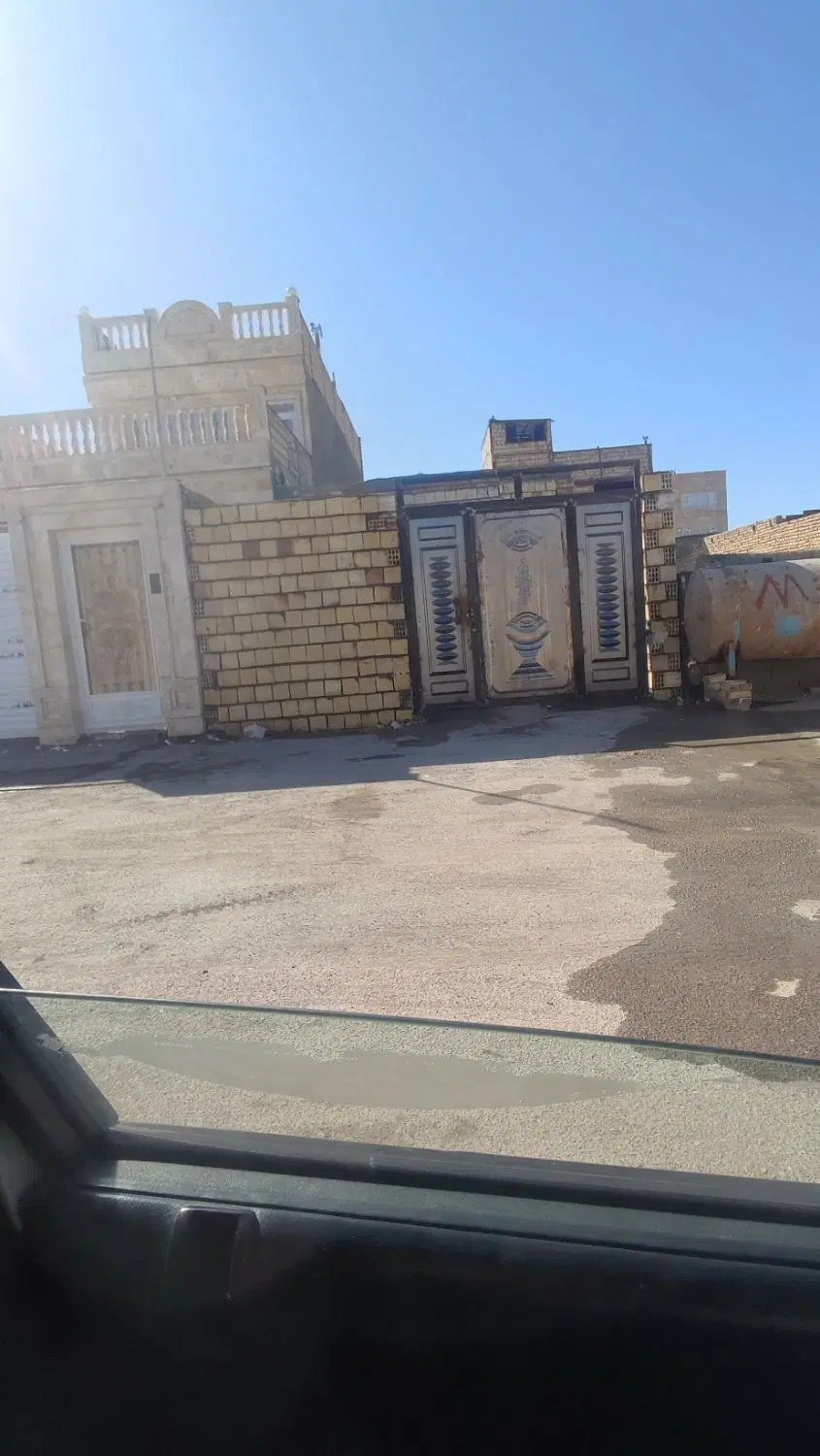 منزل نیمه ساز حاجی آباد