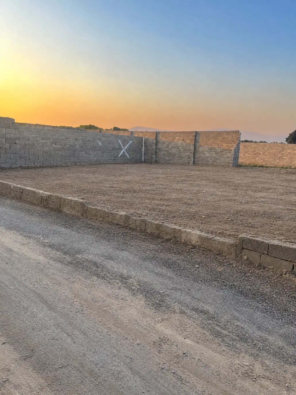 ۳۰۰ متر زمین باغچه
