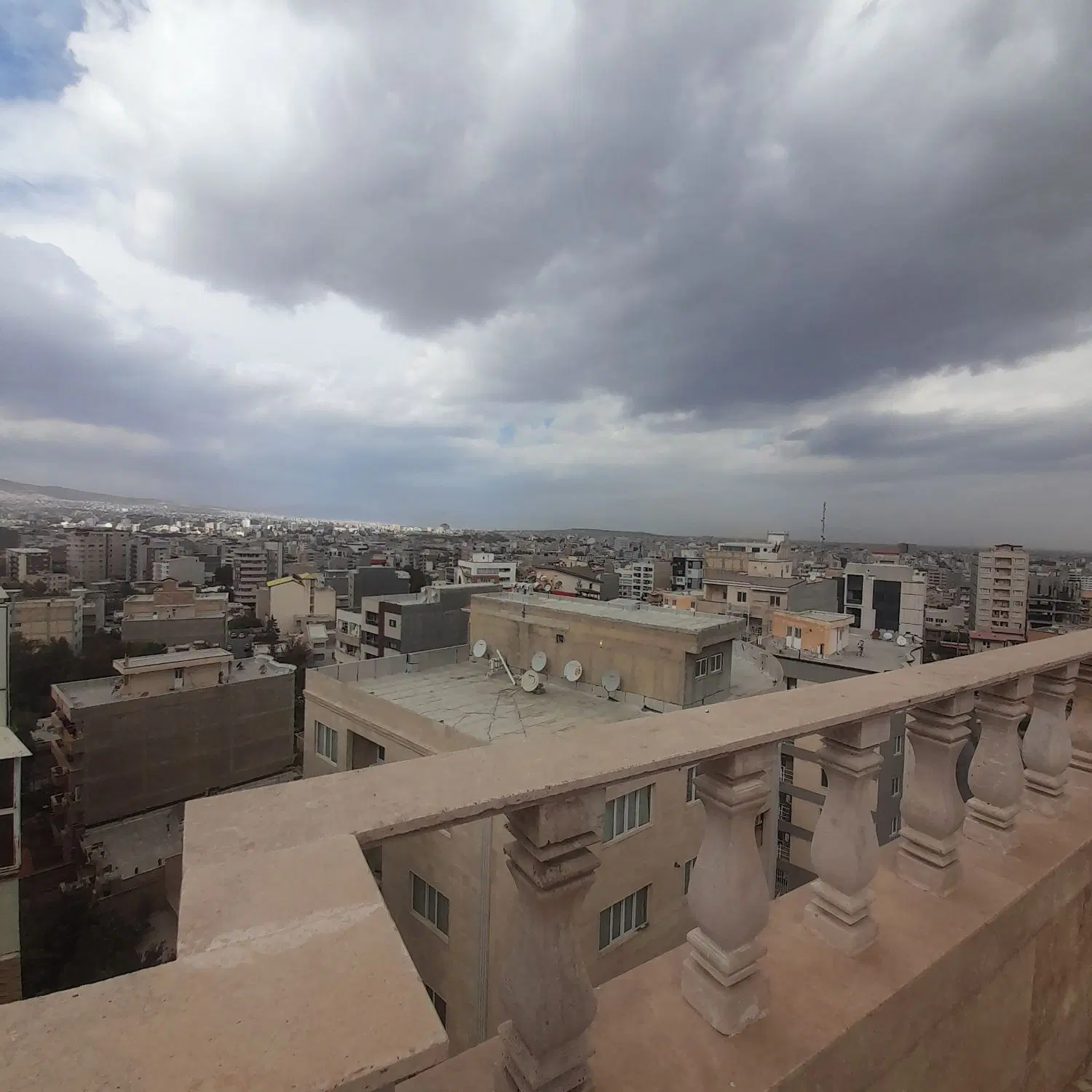 ۵۰۰ متر عرصه با ۷۰۰ متر اعیان ۲۵ متر بر _دانشکده