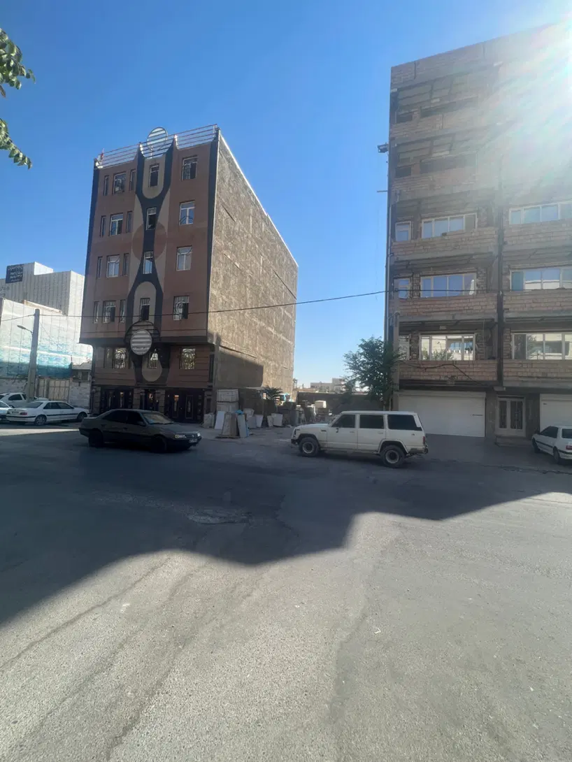 زمین خیابان ۲۴ متری اوینی