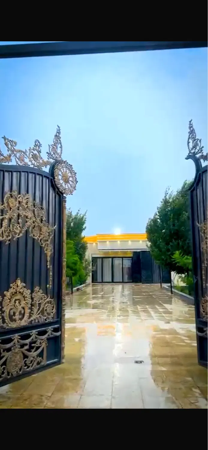 باغ ۹۰۰ متری استخر سرپوشیده لاکچری