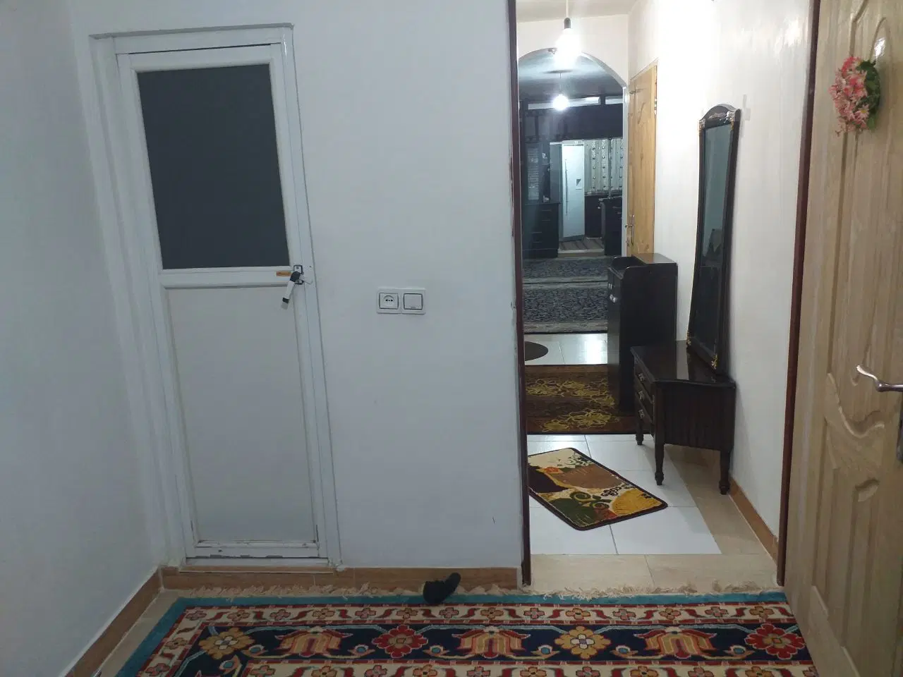 آپارتمان تمیز ونقلی نزدیک کوچه ثبت