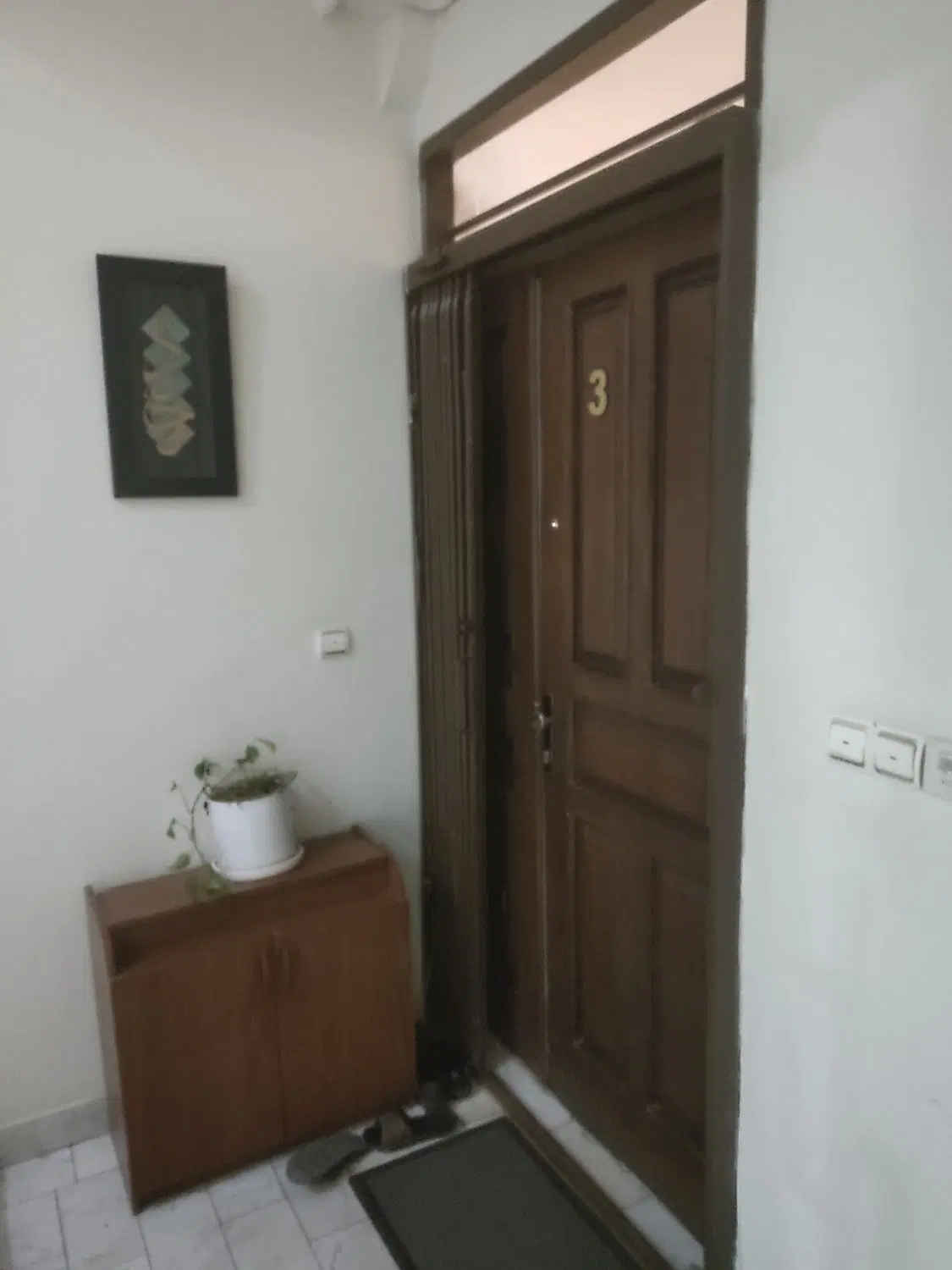 هفت تیر.27.متراژ 86 متر. طبقه یک ونیم