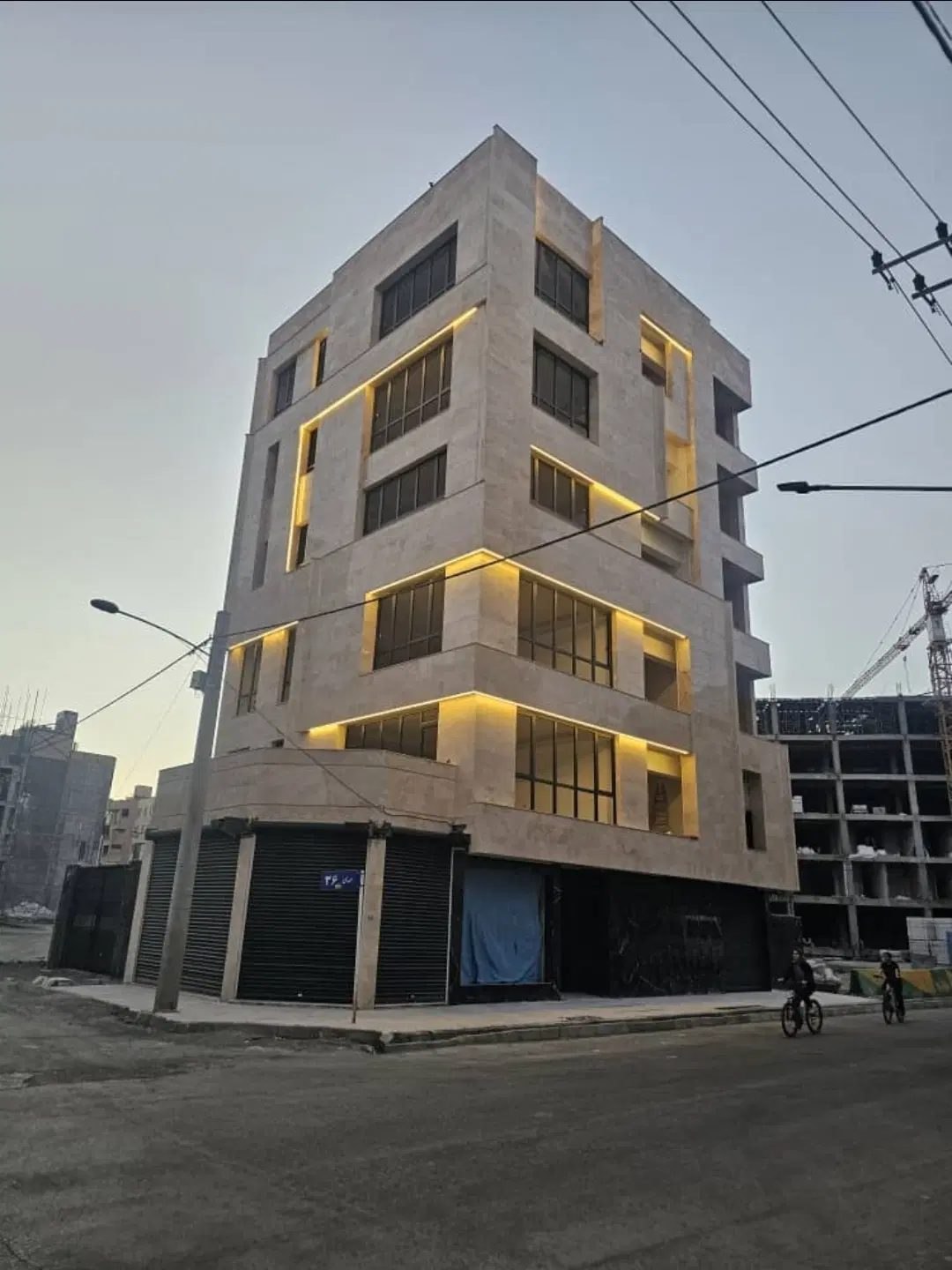 آپارتمان ۵ واحدی نبش مهدی ۳۶(فرامرز)