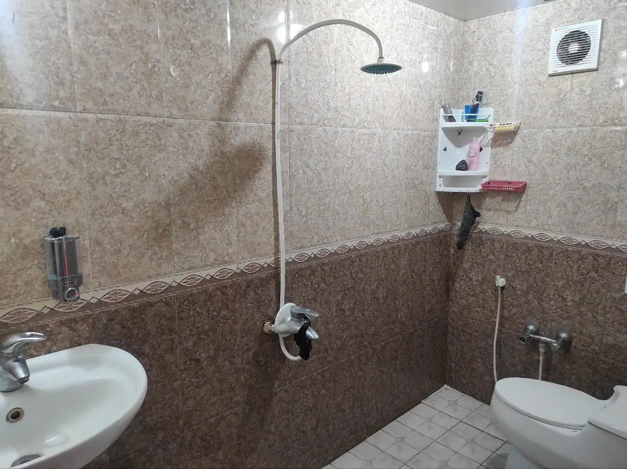 اجاره روزانه ویلای حیاط دار در رشت