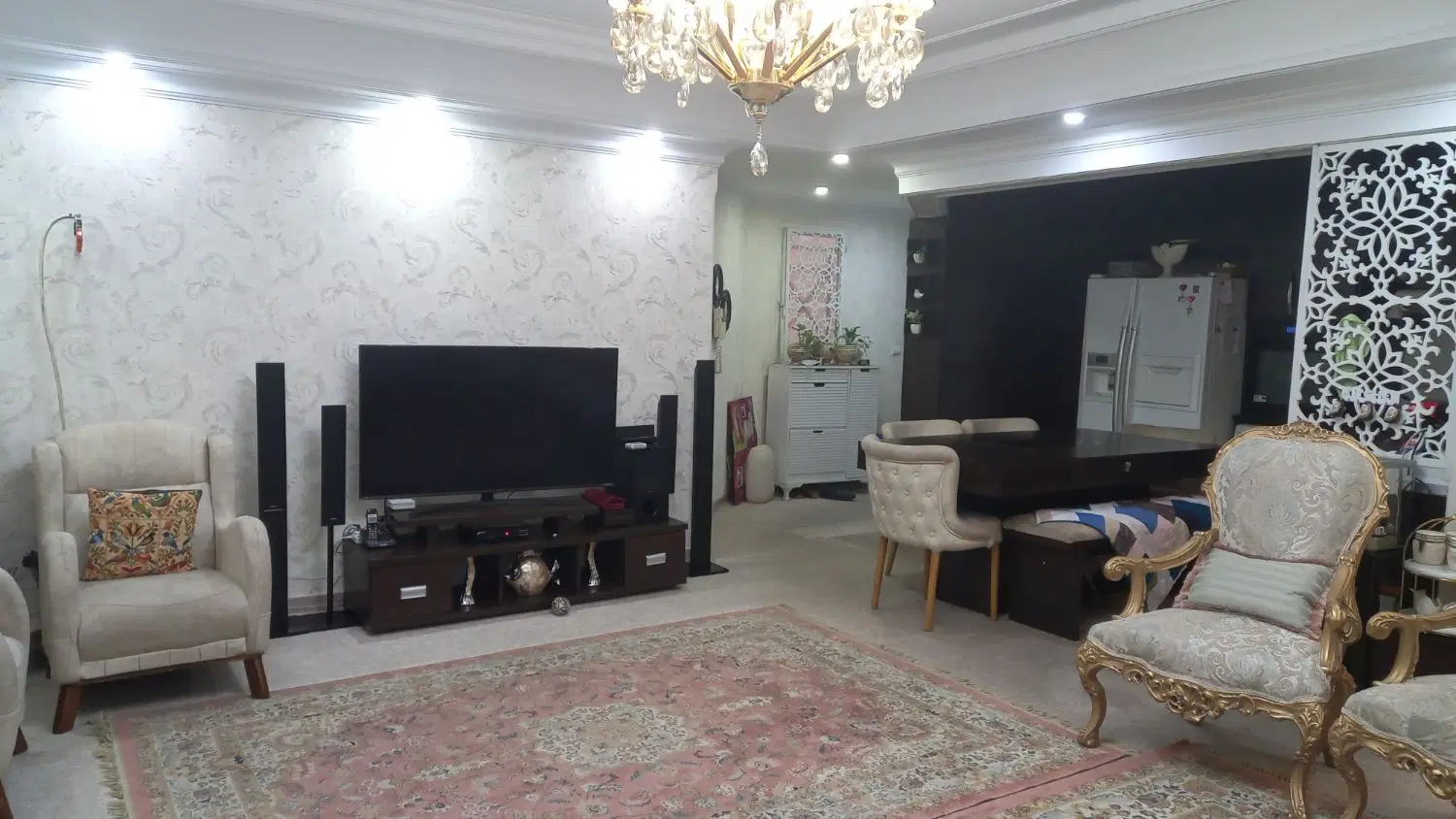۹۸ متر دو خواب بهترین کوچه روبروی باغ سیب