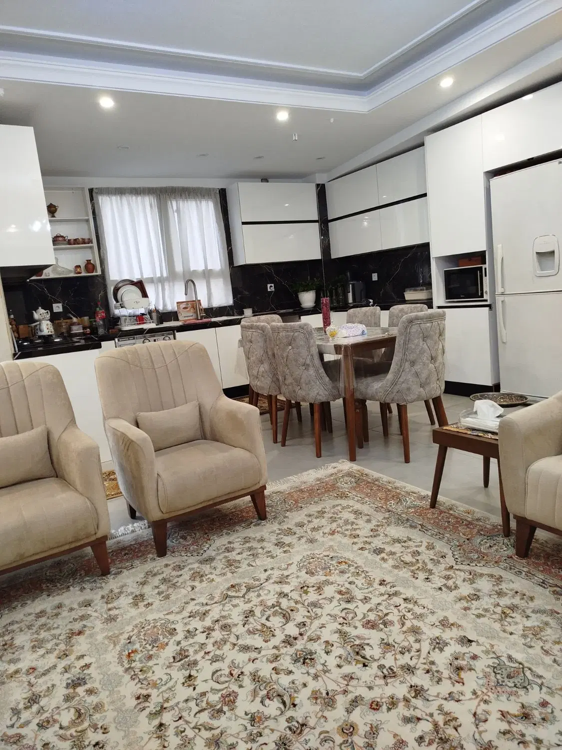 ۷۶ متر فول خیابان ارامنه