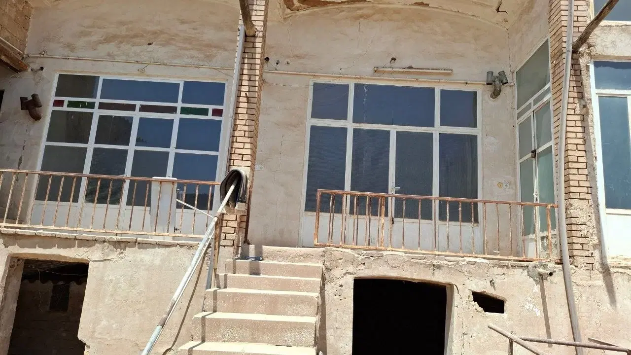 400 متر خانه مسلم آباد به قیمت صحرا