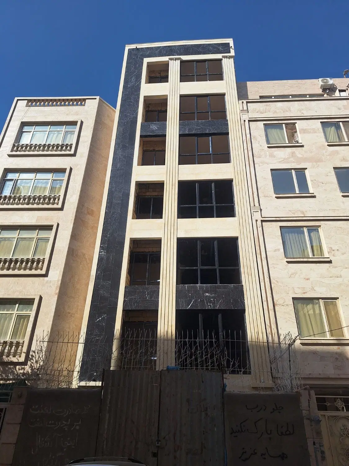 آپارتمان توس ۳۳ شکری زوج