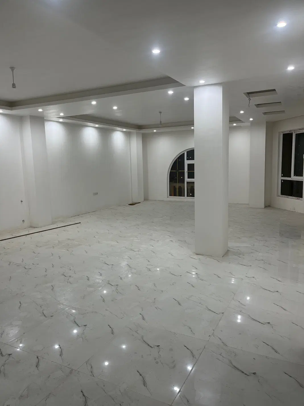 دو طبقه ۱۴  اتاق تجاری