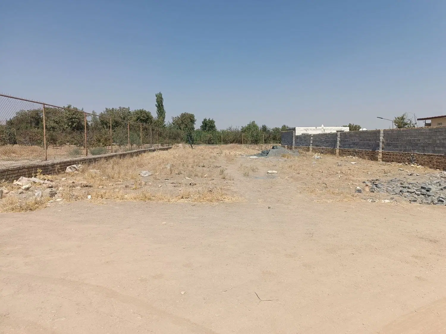 زمین باغی چهار دیواری