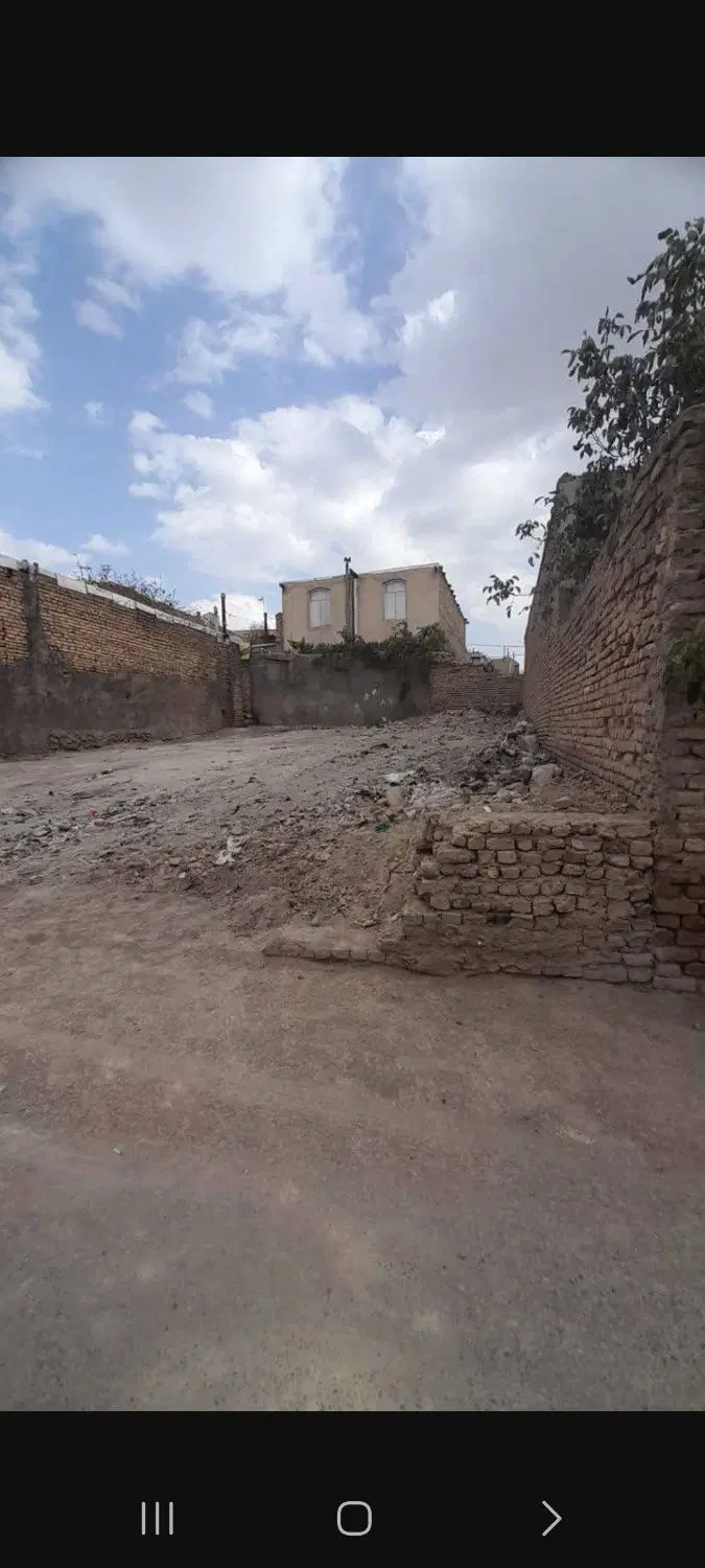 زمین مسکونی