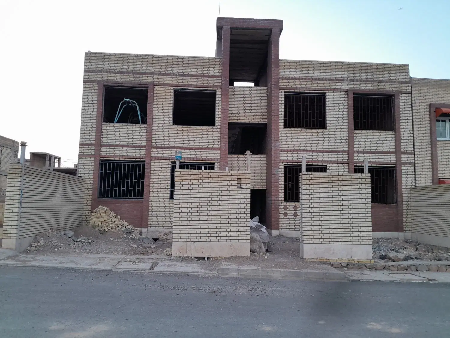فروش یکدستگاه منزل مسکونی آپارتمانی