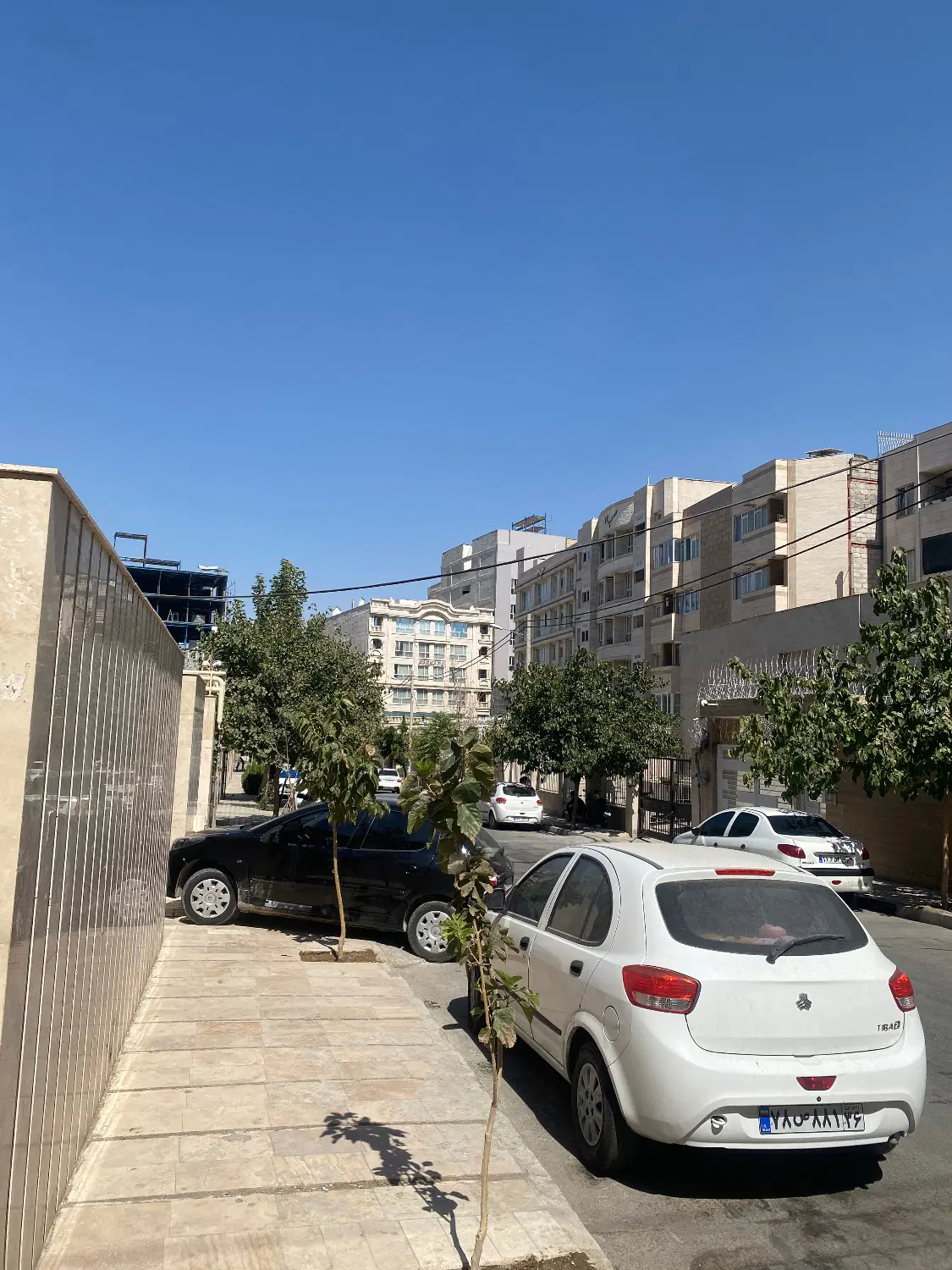 ۳۵۰متر،سند آماده ی انتقال،۲نبش.۷۰متر تجاری دائم