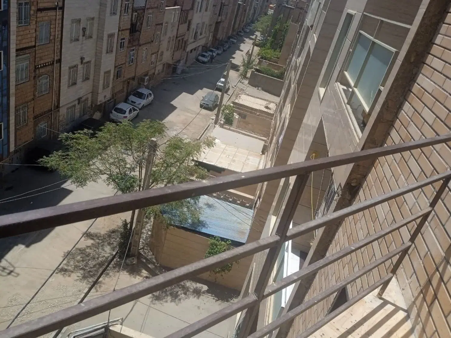 آپارتمان صدمتری