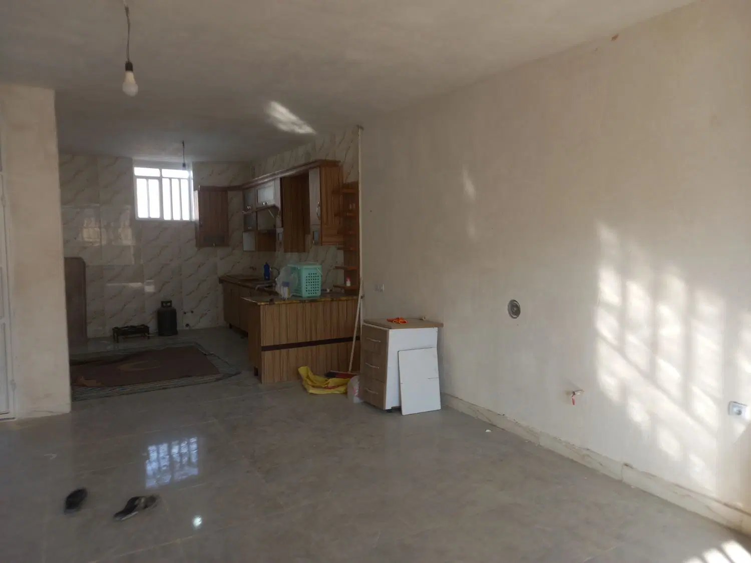 خانه رهن واجاره‌ دوخوابه جمال اباد کرونی