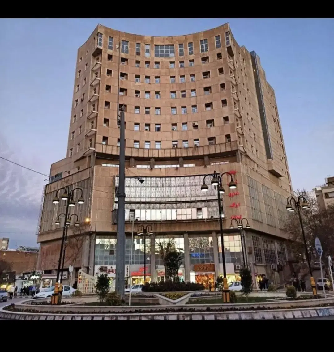 اجاره مغازه ۱۶متری پاساژ ارگ طبقه همکف
