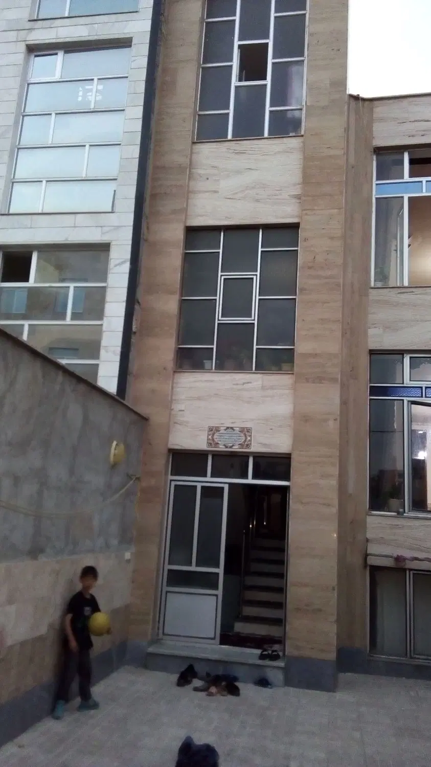 خانه ویلایی سه طبقه
