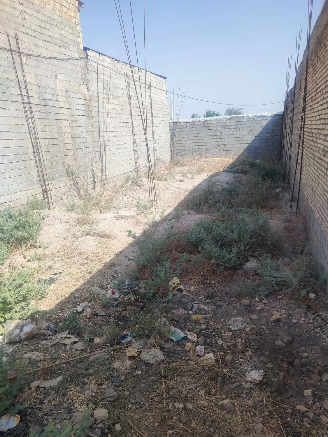 زمین به متراژ 210متر