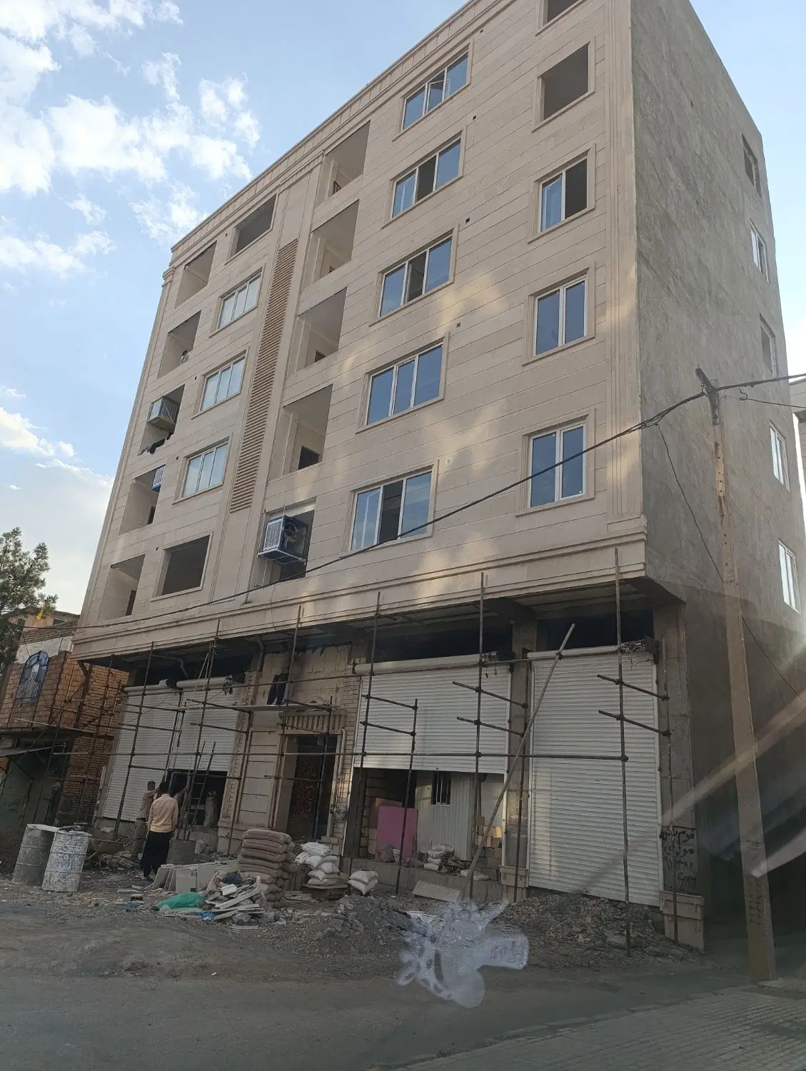 رهن و اجاره آپارتمان ۱۰۵ متری شهرک ظفر