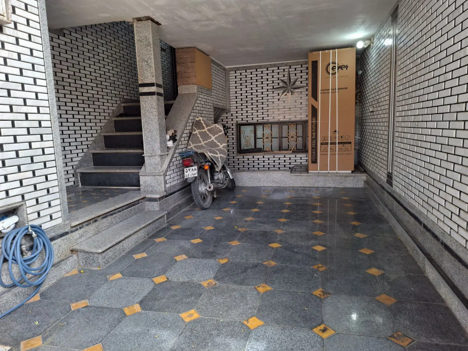 فروش خونه ویلایی بسیار شیک تمیز وچندویلای آپارتمان