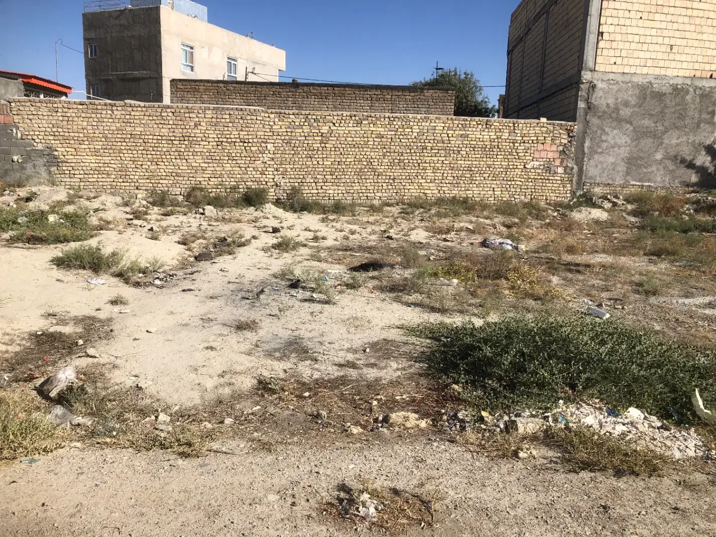 زمین فروشی