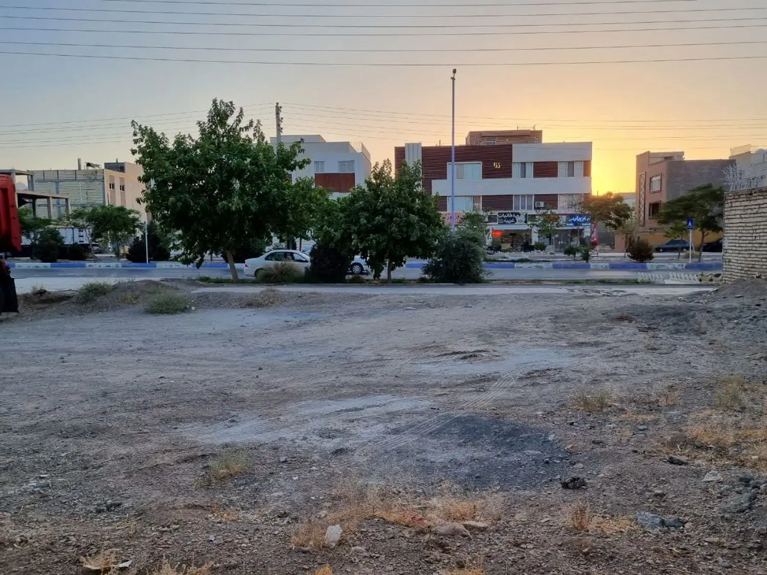 زمین بهارستان 210 متر بر خیابان آزادی