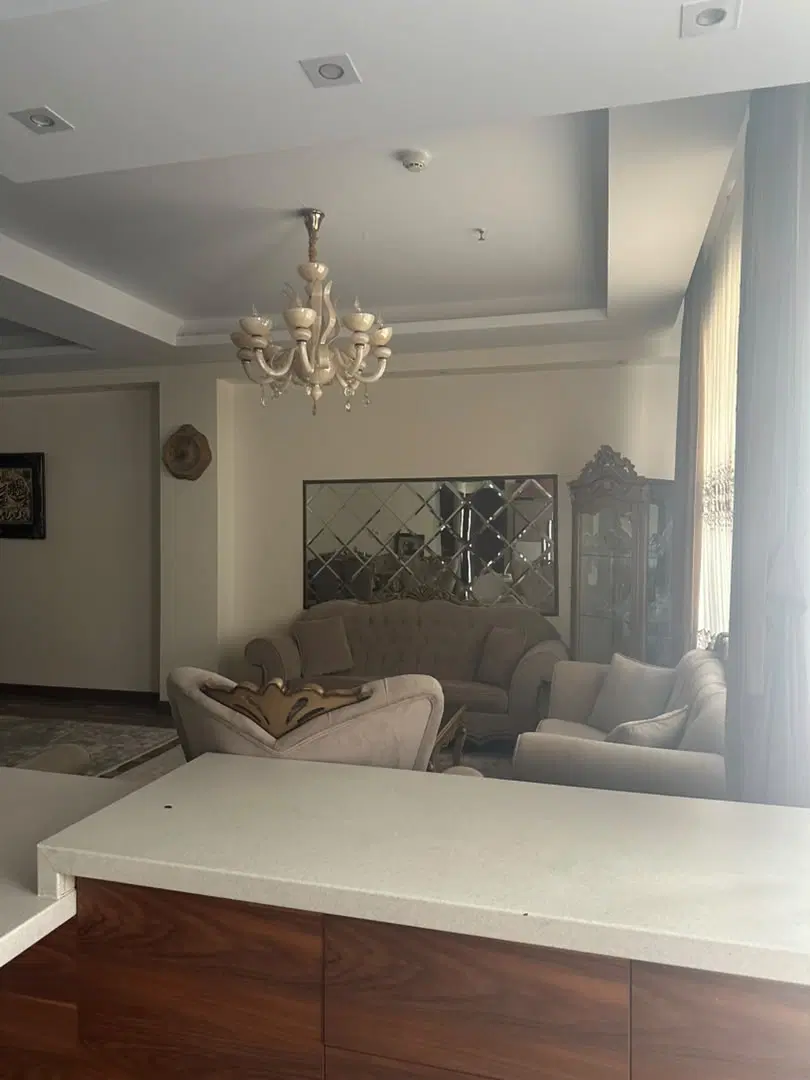 اپارتمان ۱۲۵ متر ۳ خ چشم انداز  تهرانپارس(رشید)