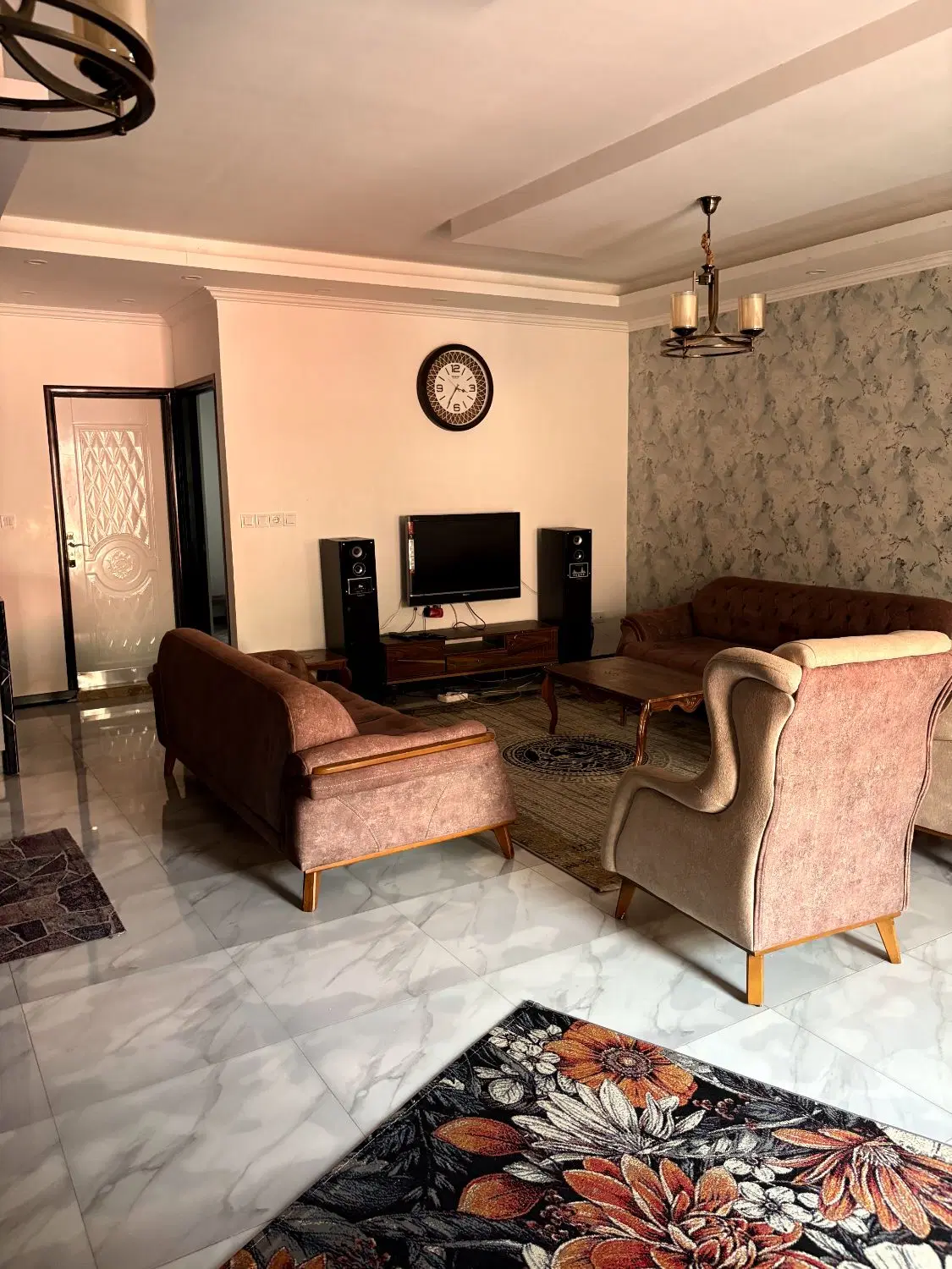 ویلا استخردار(نوساز)مستقیم از مالک