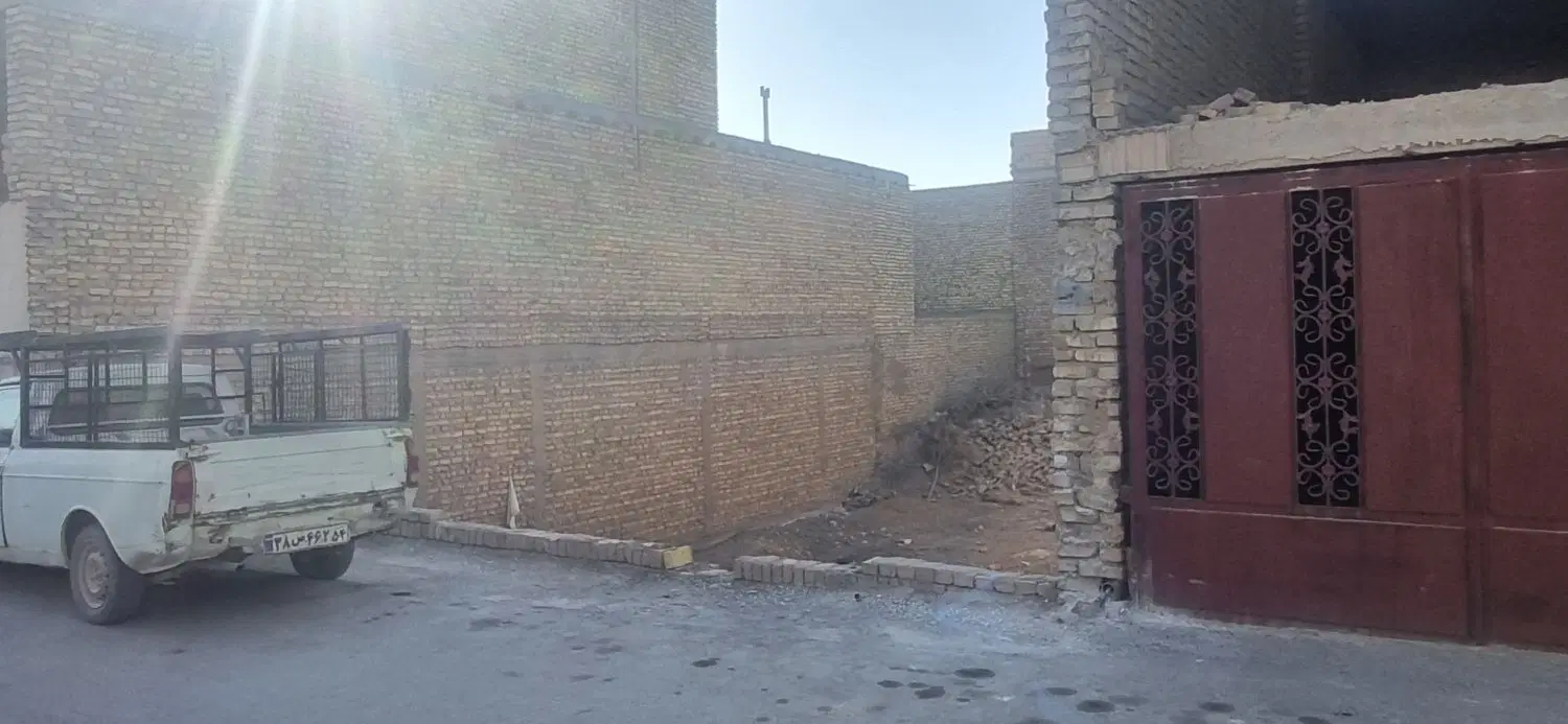 زمین بنیادی  ۲۶۰متر 