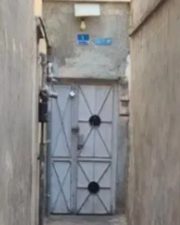 ملک ۸۲ متری بر طیب یک بر در دارای بنا
