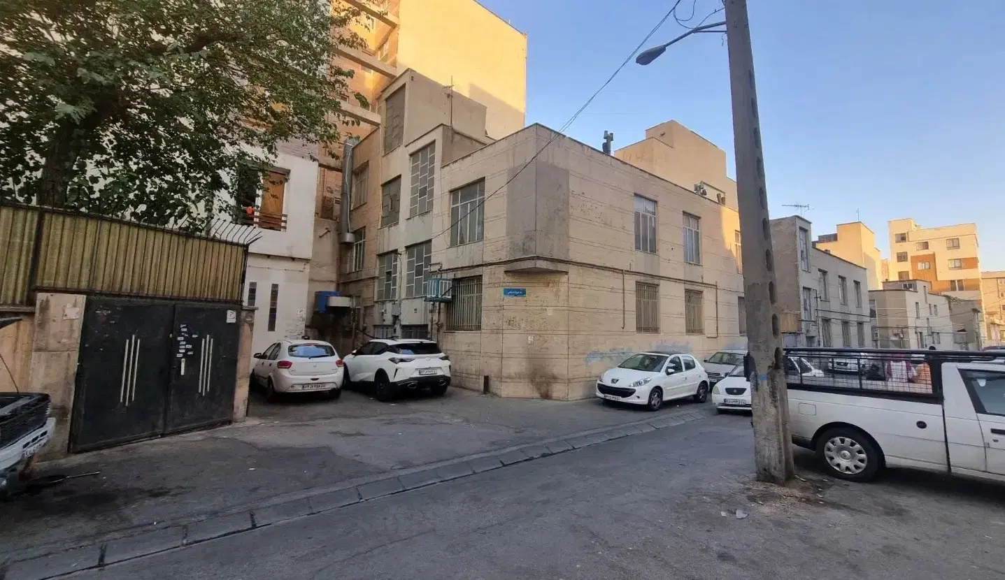 «ملک تجاری مسکونی ۲۷۵متر»