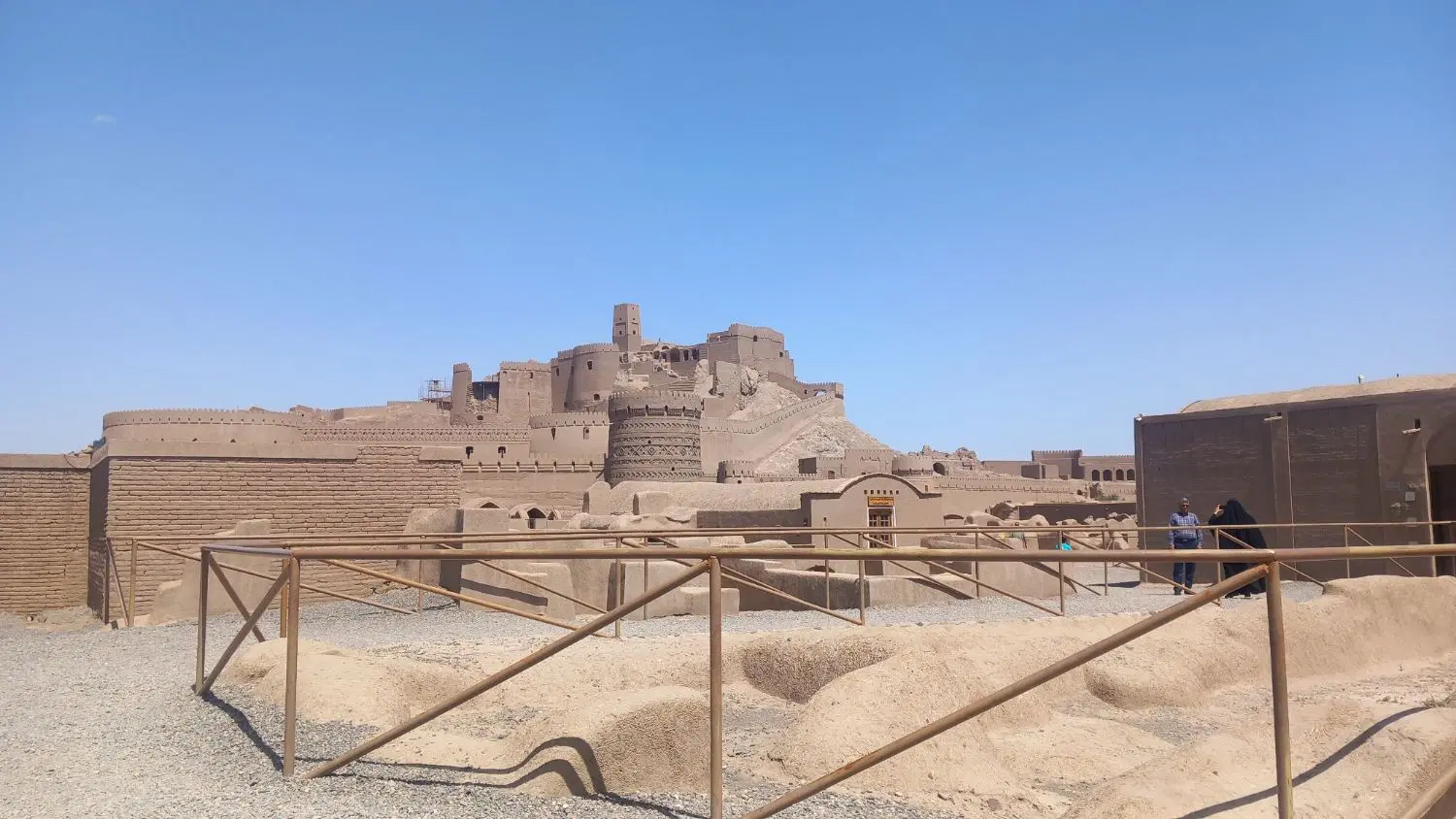 زمین فروشی در رفسنجان جاده سرچشمه دهکده  اوراف