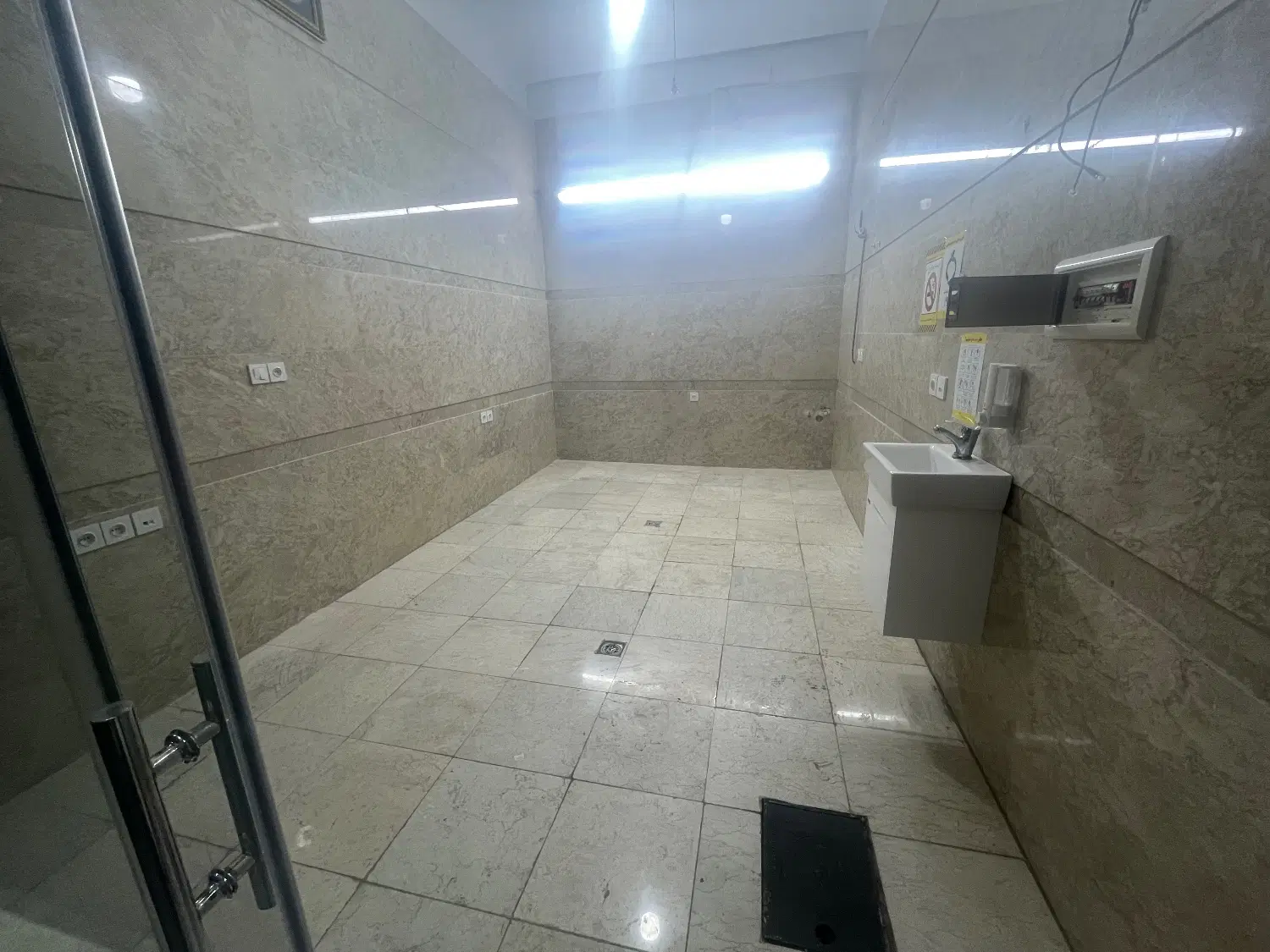 اجاره مغازه ۱۶ متری بر ۲۰ متری اعظم _بازسازی سنگ