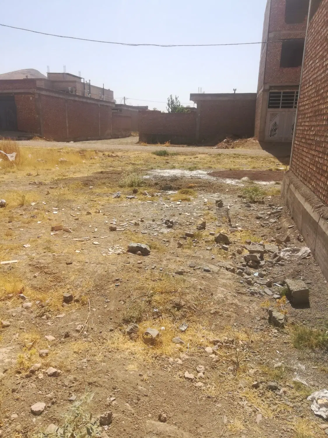 زمین در سیمینه
