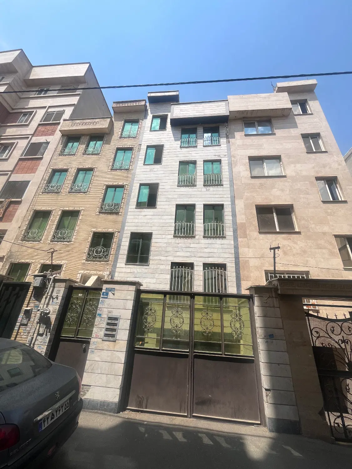 ۴۴ متری فول امکانات تک واحدی