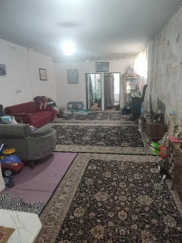 ۱۰۰ متری طبقه اول