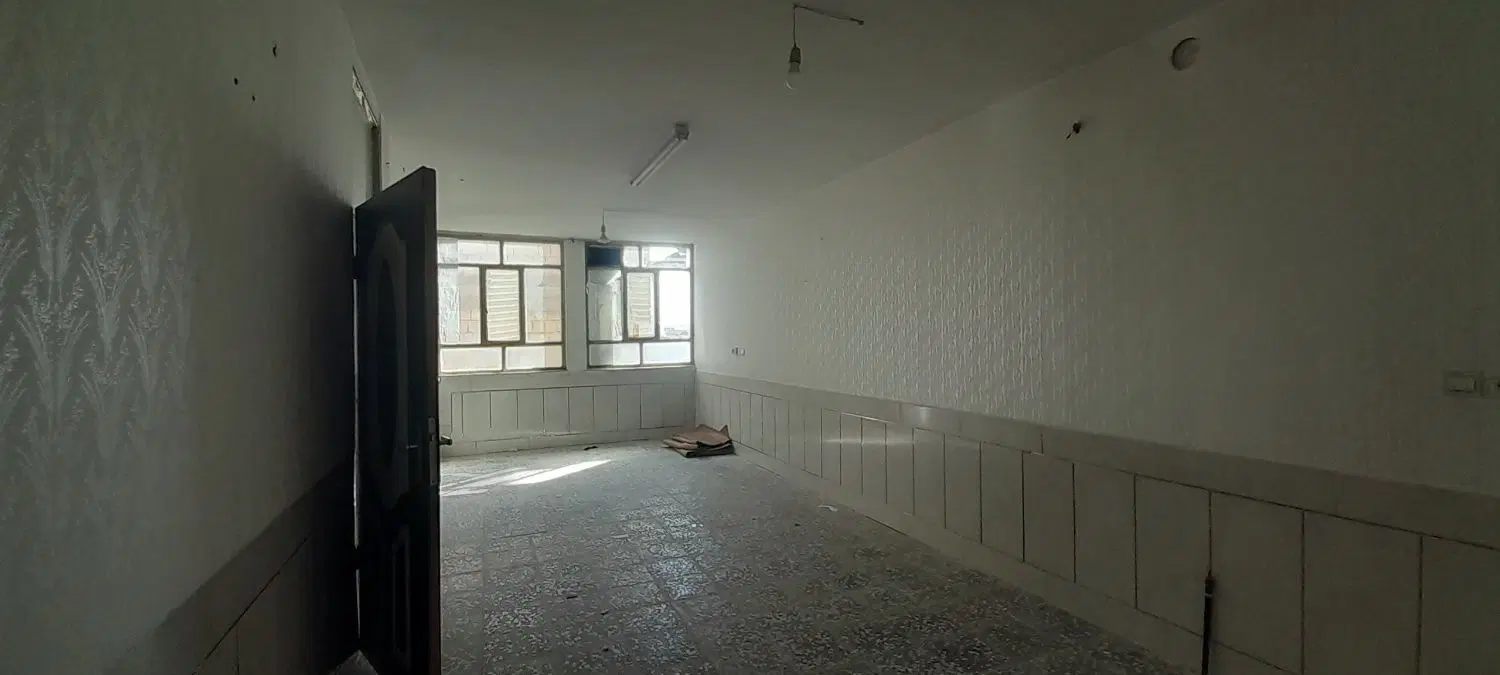 طبقه دوم ۸۵ متری
