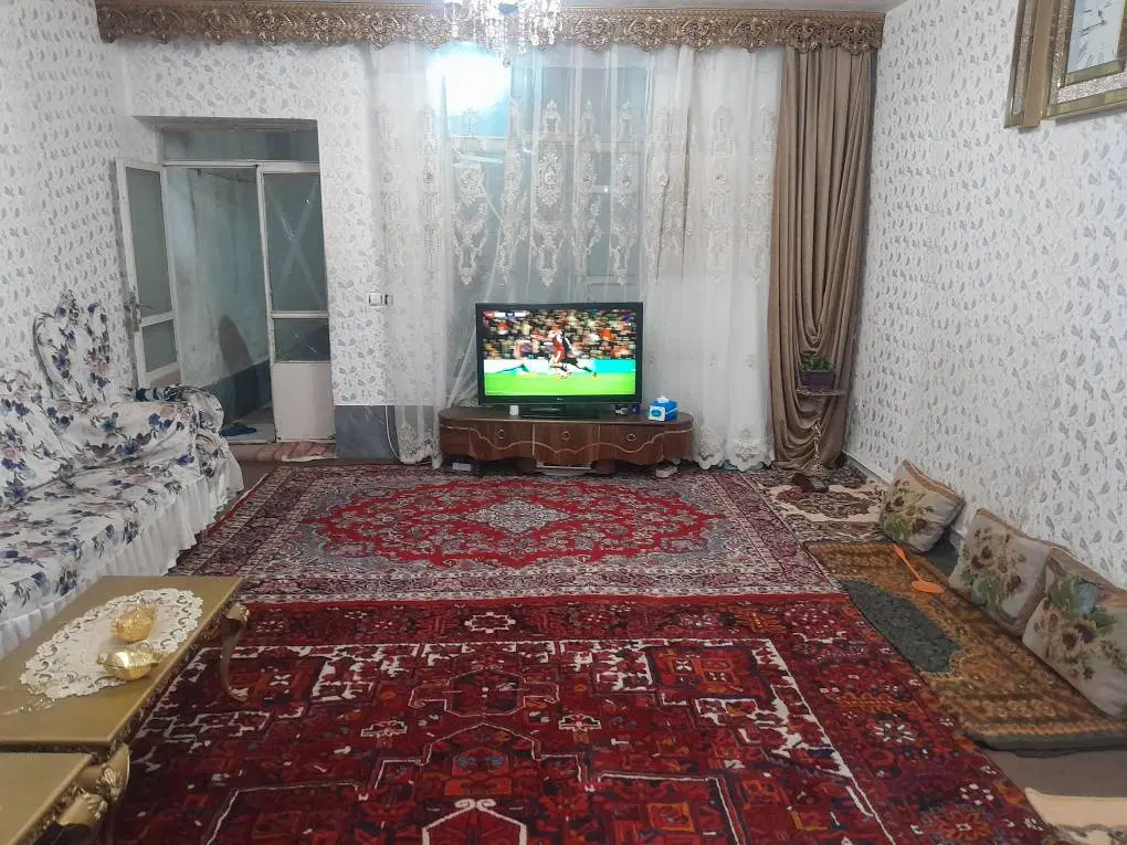 حیاط دوطبقه درمفتح