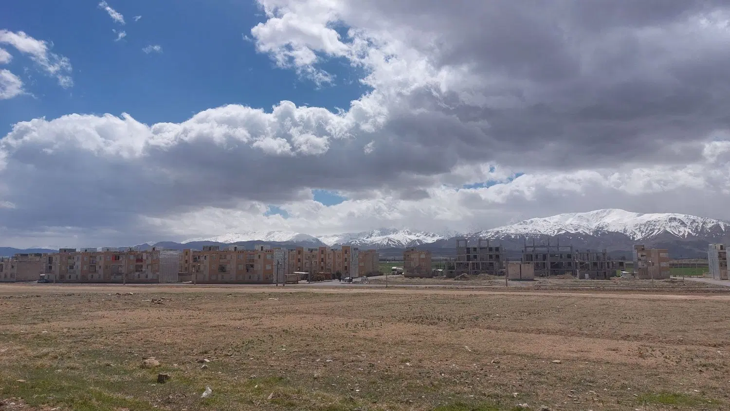 زمین سند دار استادیوم (فرهنگیان)