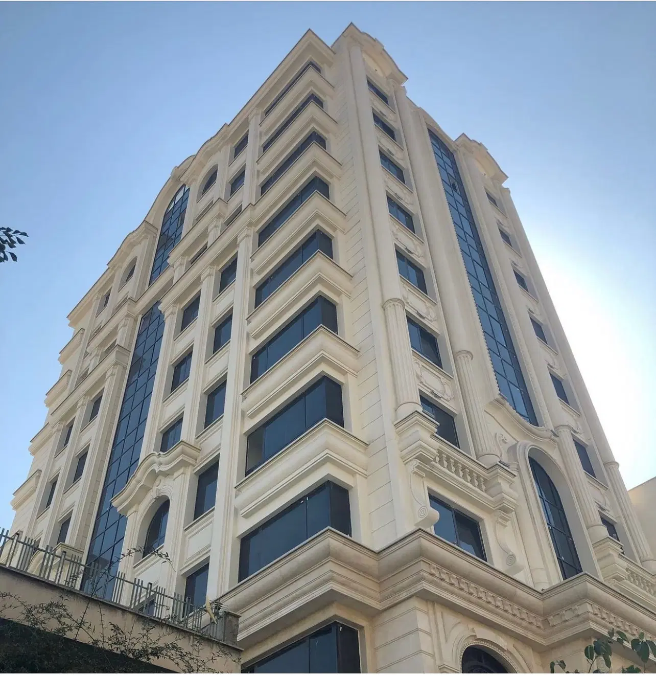 پلاک آپارتمانی 1000متری2برسندملکی فازیک صدرا