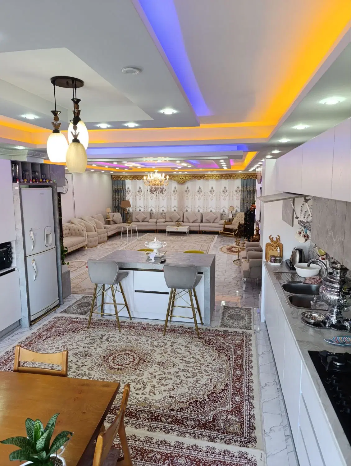فروش منزل مسکونی در خاقانی