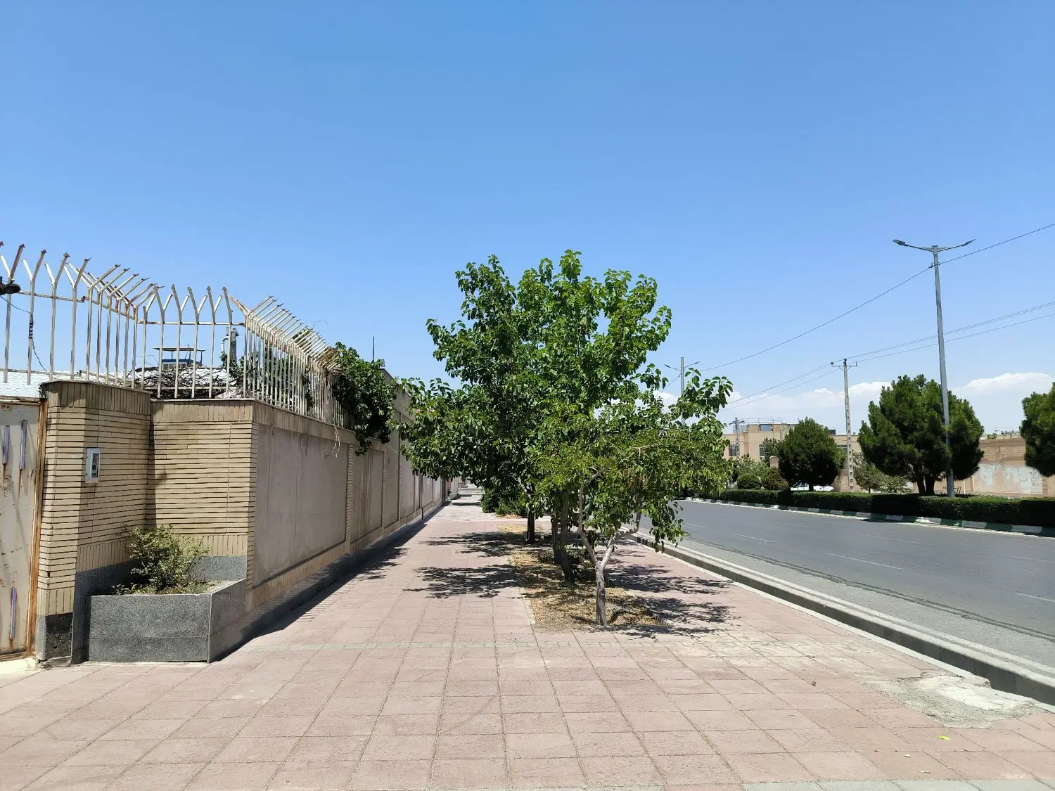 خانه ویلایی موقعیت دار سر نبش عطار ۱۳