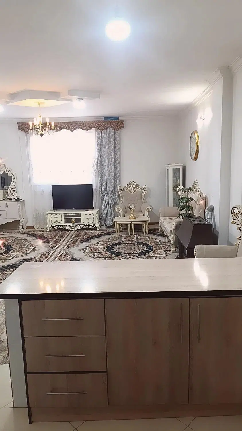 رهن کامل 102متری 2خواب شیرودی 2