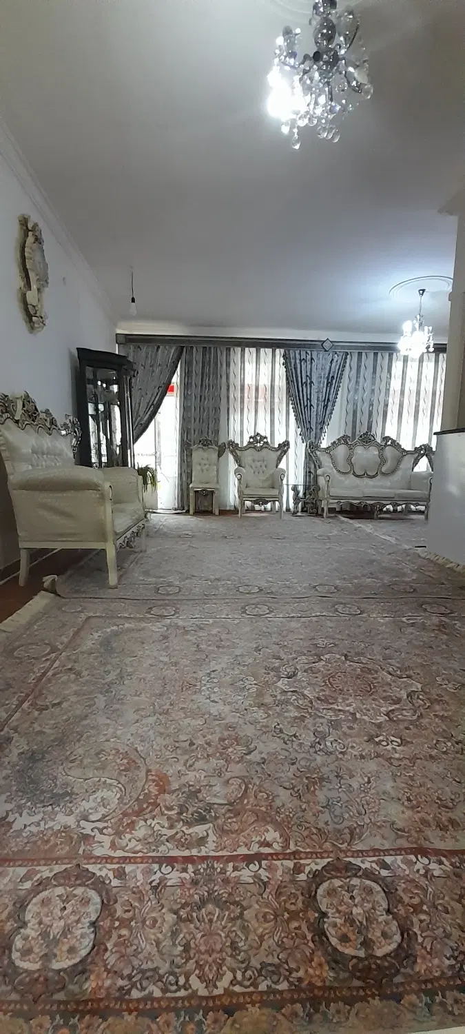 حیاط شخصی ساز سندشش دانگ