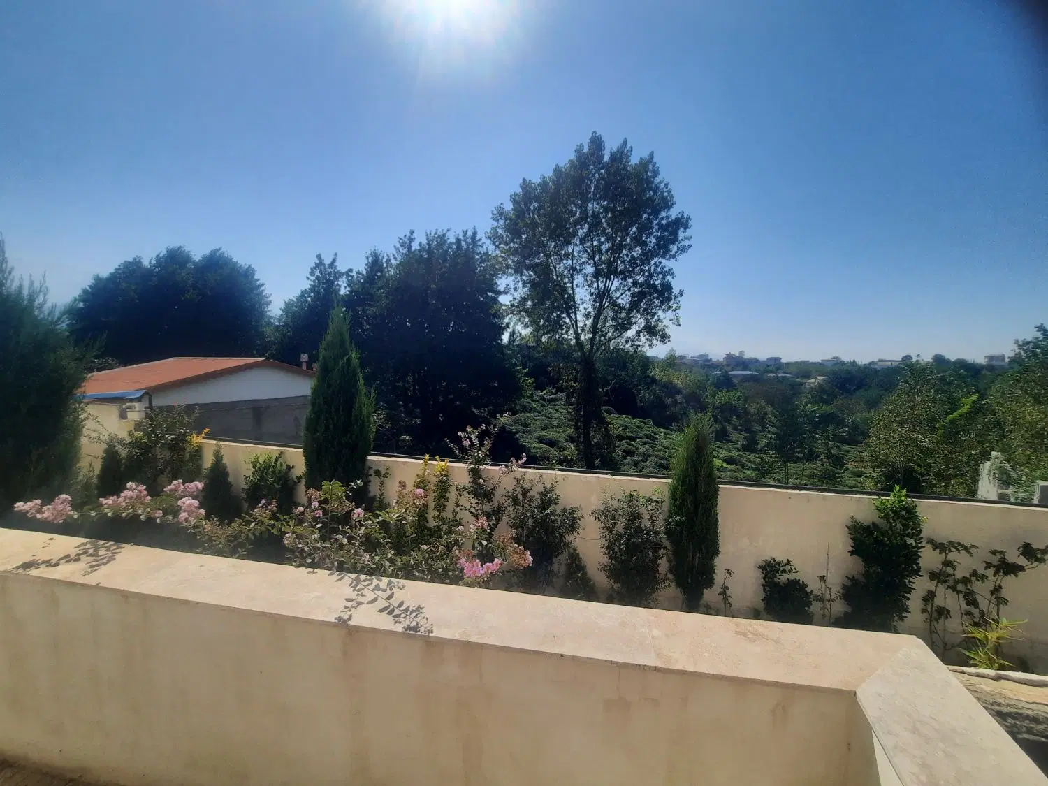 خانه ویلایی نوسازسه خوابه ۱۸۰ مترزمین و۱۵۵متر بنا