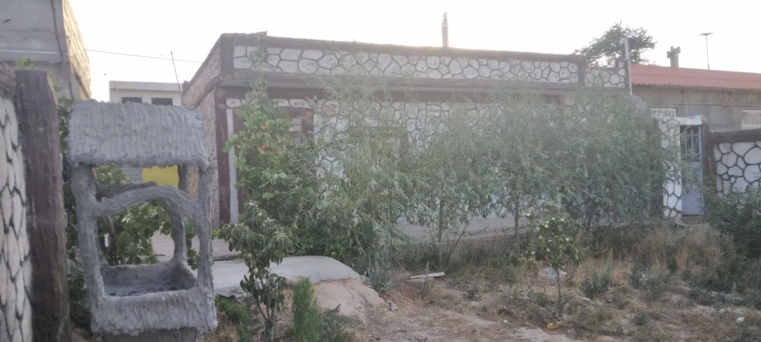 خانه ویلایی واقع در پیرشهید