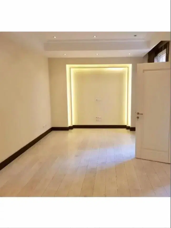 ۱۹۰ متر * ۲ پارکینگ سندی _‌سنداداری      * جردن