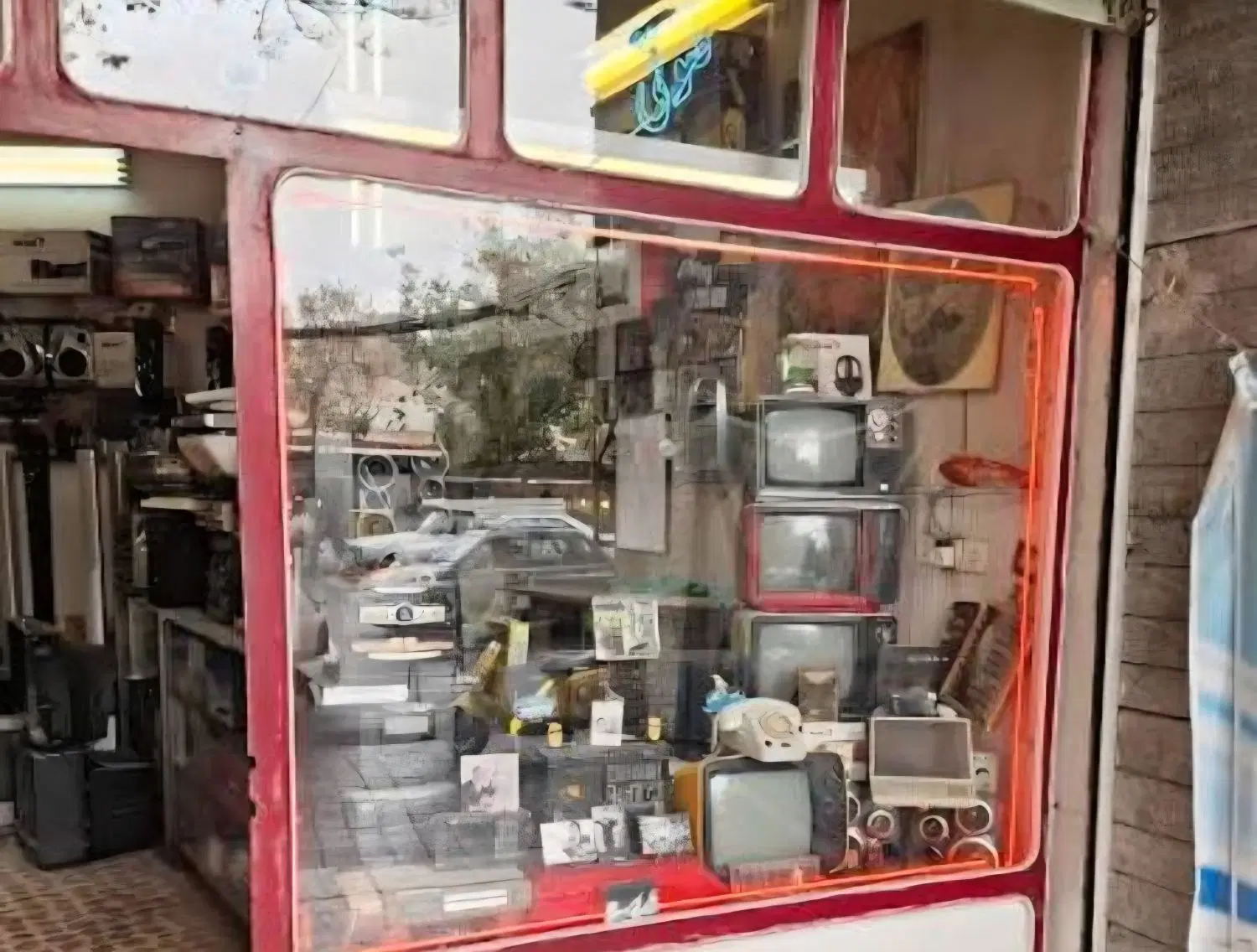 یک باب مغازه  خ شهید صفاری