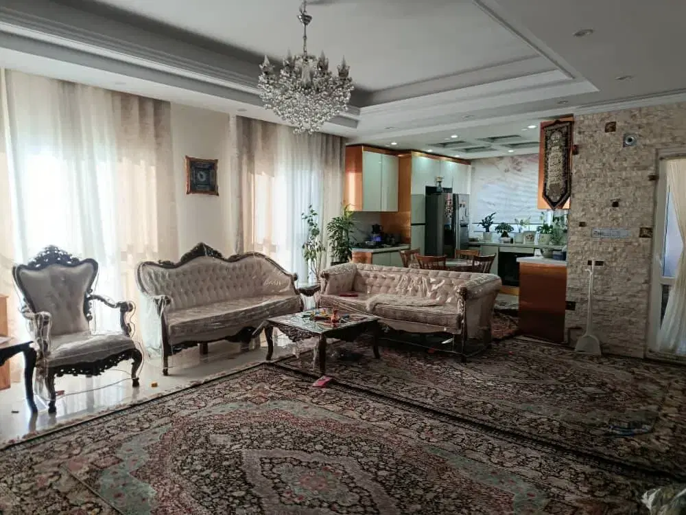 ۸۳ متر_دو خواب_ تکواحدی_بسیار خوش نقش_نورگیر